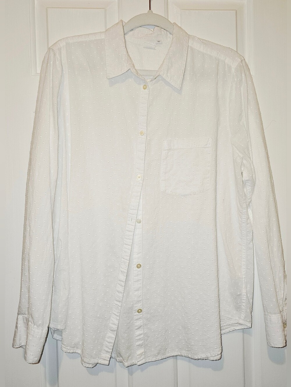 Gap White Swiss Dot Button Up Shirt Size XL Classic Textured Blouse